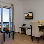 Private With Sea View Lejlighed
