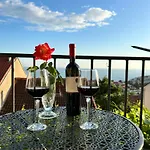 Private With Sea View Apartmán