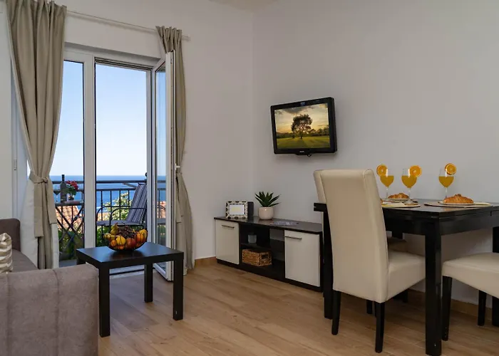 Private With Sea View アパート