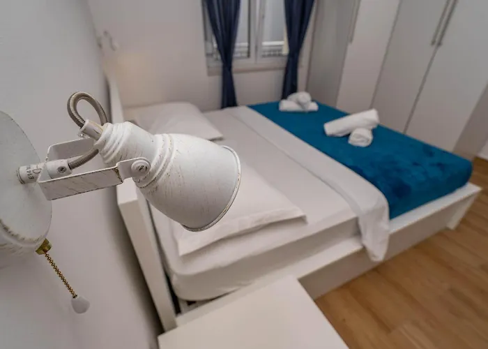 Private With Sea View アパート